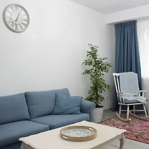 Bluebird, 2 Bedroom Stylish In Батуми